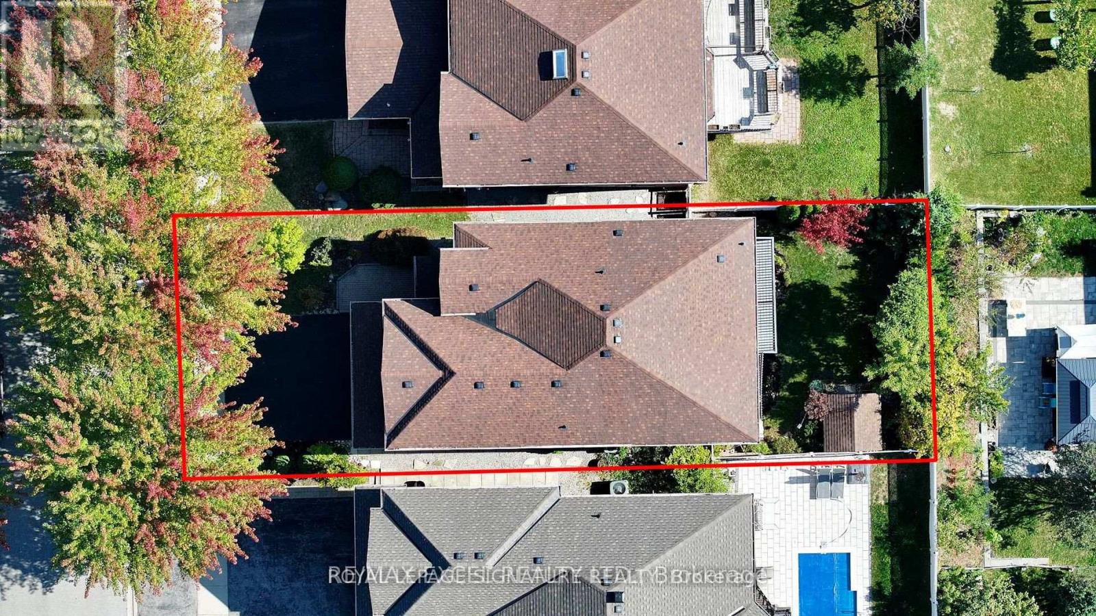 A red square is drawn on a residential area.