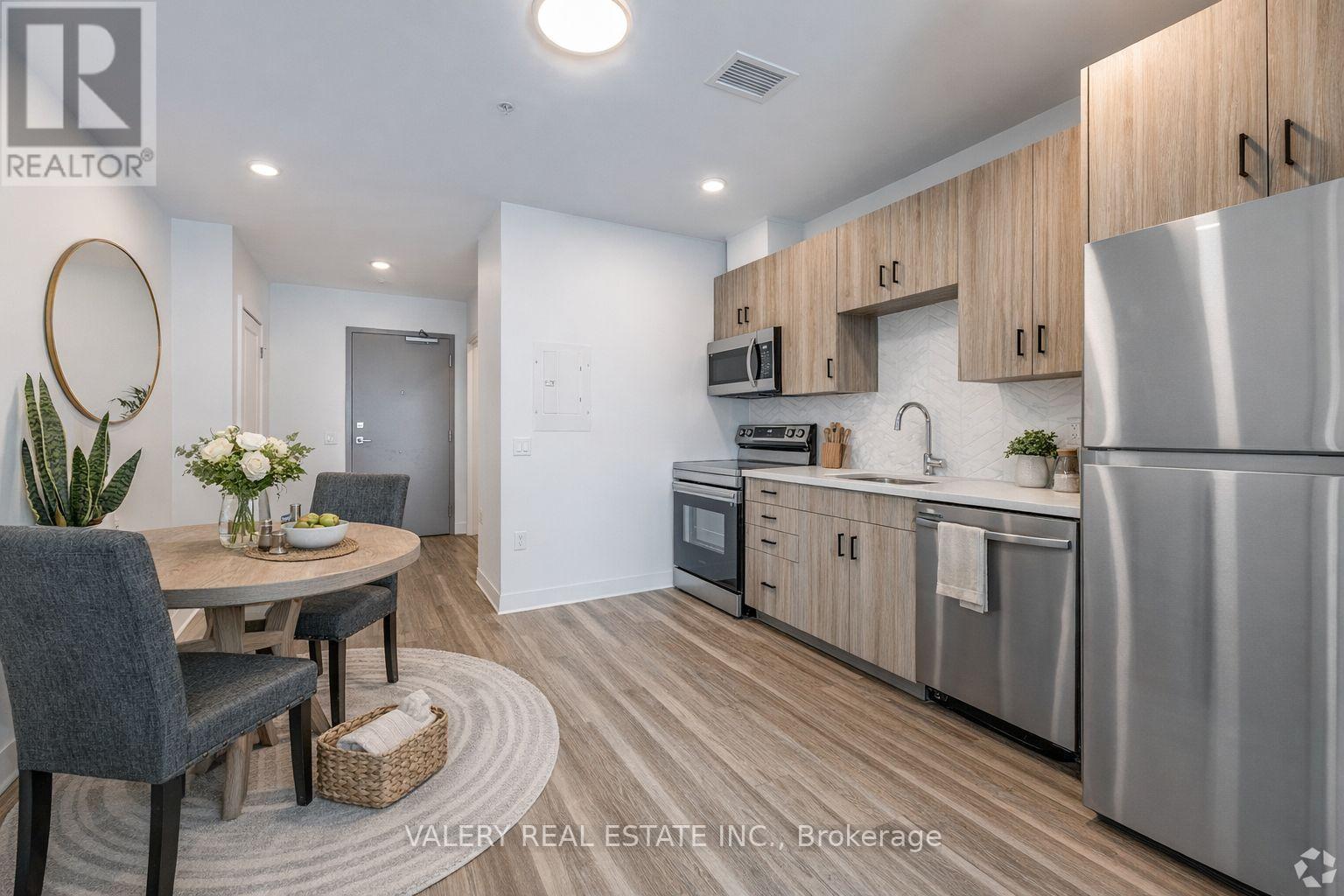 Source URL: https://ddfcdn.realtor.ca/listing/TS639112710795630000/reb82/highres/8/x12950578_2.jpg
