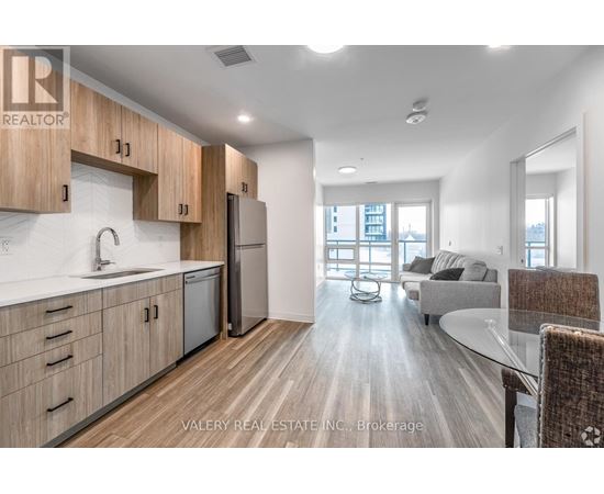Source URL: https://ddfcdn.realtor.ca/listing/TS639112710795630000/reb82/highres/8/x12950578_2.jpg
