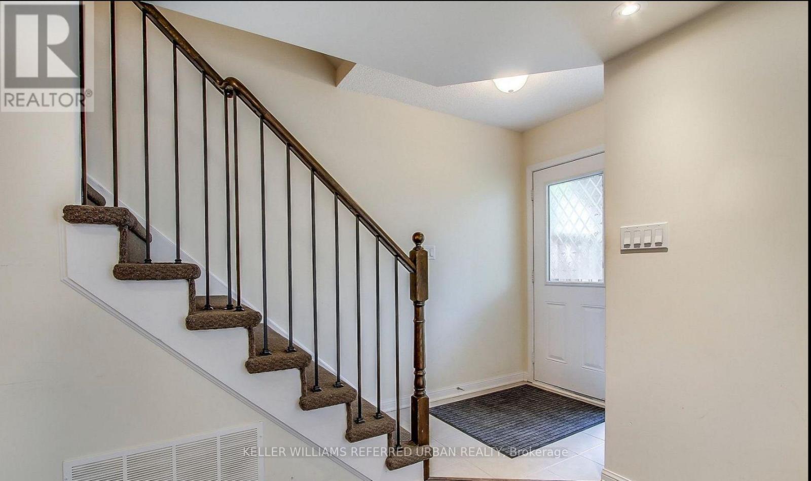 Source URL: https://ddfcdn.realtor.ca/listing/TS639112715512300000/reb82/highres/0/w12953500_1.jpg