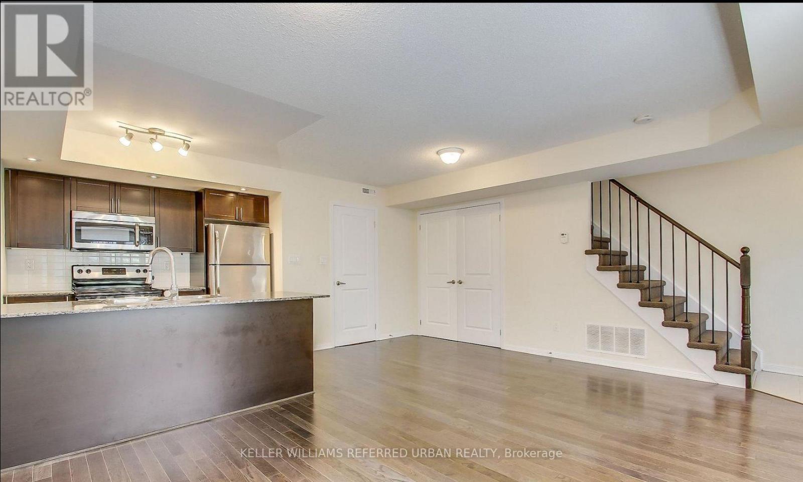 Source URL: https://ddfcdn.realtor.ca/listing/TS639112715388700000/reb82/highres/0/w12953500_2.jpg