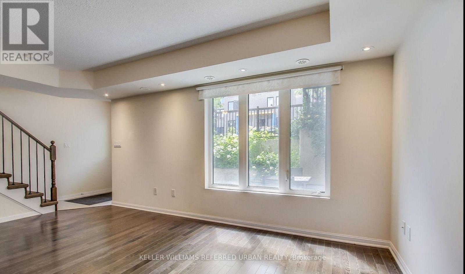 Source URL: https://ddfcdn.realtor.ca/listing/TS639112715352500000/reb82/highres/0/w12953500_3.jpg
