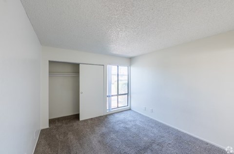 1555 E. Rochelle Ave Studio-1 Apartment for Rent