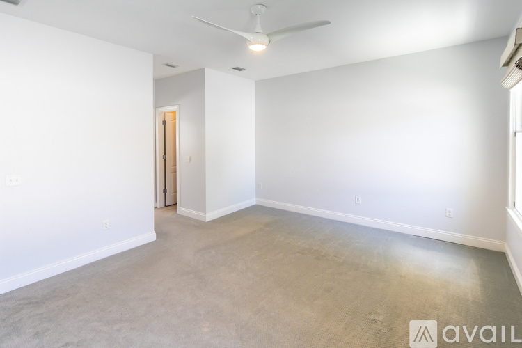 380 Clareon Drive 4 Beds Single Family Home for Rent - Photo gallery 1