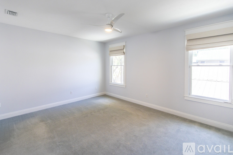 380 Clareon Drive 4 Beds Single Family Home for Rent - Photo gallery 2
