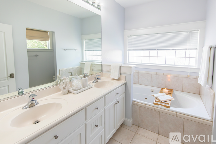 380 Clareon Drive 4 Beds Single Family Home for Rent - Photo gallery 4