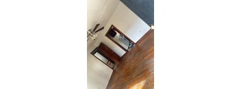 2/1 700 sqft