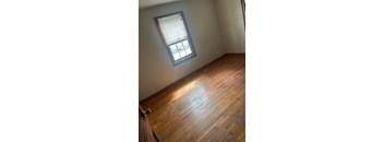 2/1 700 sqft