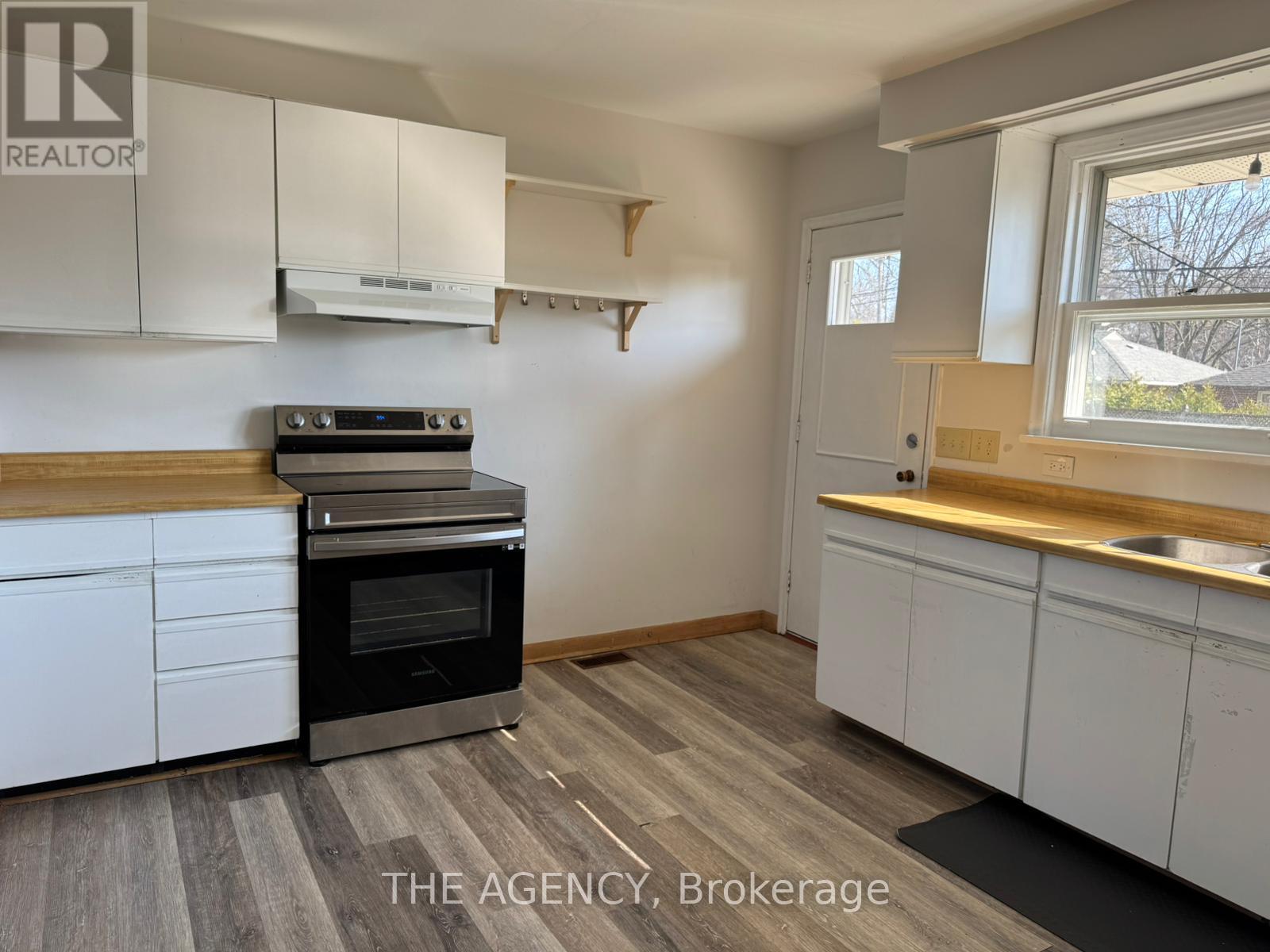 Source URL: https://ddfcdn.realtor.ca/listing/TS639112483731830000/reb82/highres/4/w12964214_7.jpg