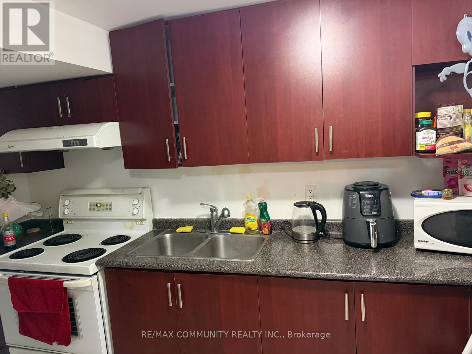 Source URL: https://ddfcdn.realtor.ca/listing/TS639112651092500000/reb82/highres/2/n12966432_4.jpg