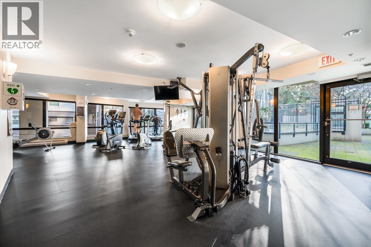 Source URL: https://ddfcdn.realtor.ca/listing/TS639112432304830000/reb89/highres/8/R3108268_12.jpg