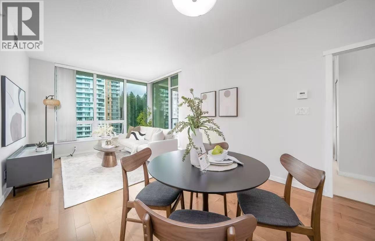 Source URL: https://ddfcdn.realtor.ca/listing/TS639112432305800000/reb89/highres/3/R3108273_1.jpg