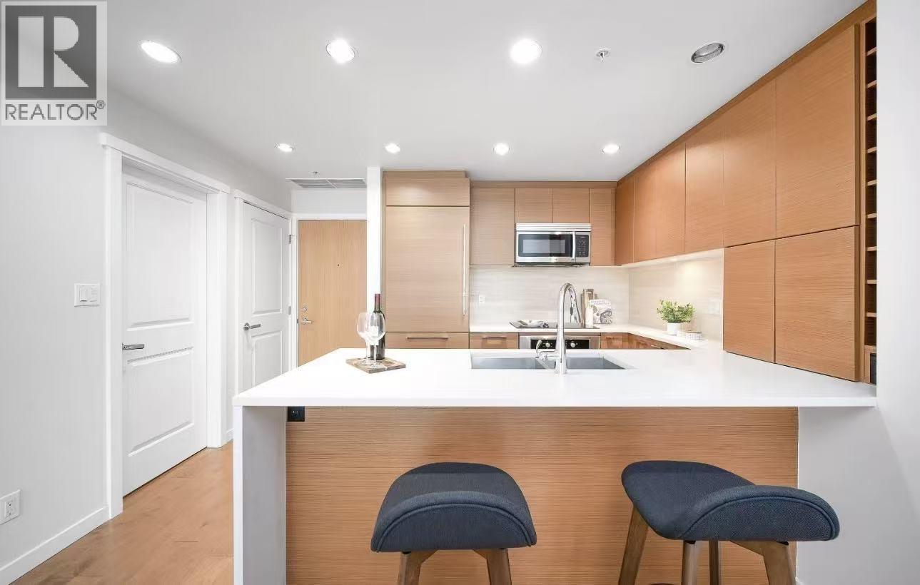 Source URL: https://ddfcdn.realtor.ca/listing/TS639112432305800000/reb89/highres/3/R3108273_2.jpg