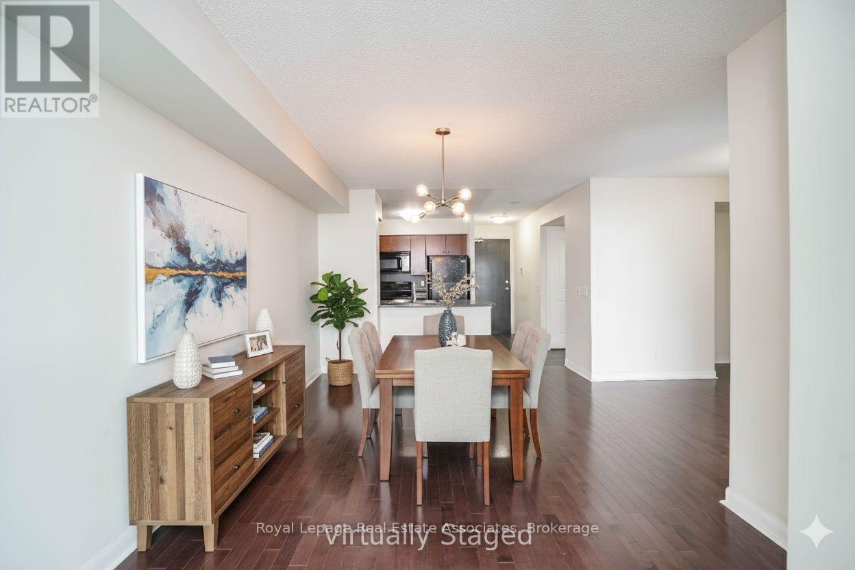 Source URL: https://ddfcdn.realtor.ca/listing/TS639112438742400000/reb82/highres/4/w12970044_40.jpg