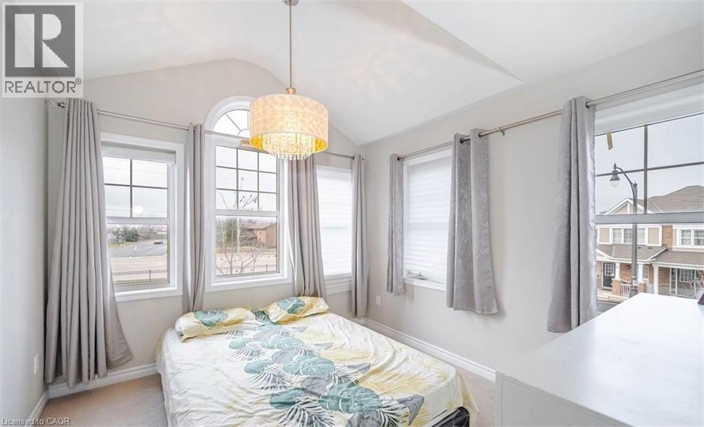 Source URL: https://ddfcdn.realtor.ca/listing/TS639112440442530000/reb14/highres/4/40818634_16.jpg
