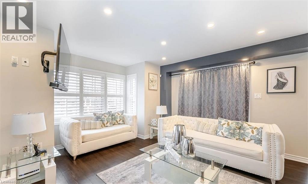 Source URL: https://ddfcdn.realtor.ca/listing/TS639112440442530000/reb14/highres/4/40818634_4.jpg