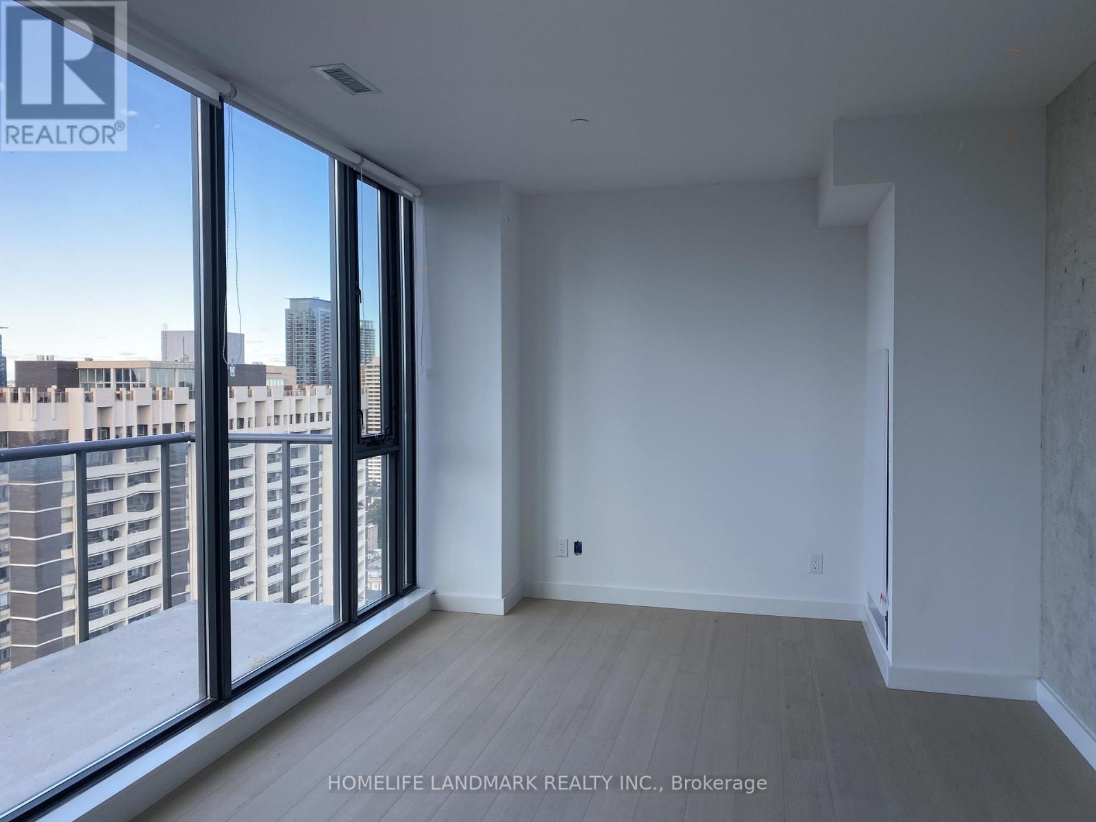 Source URL: https://ddfcdn.realtor.ca/listing/TS639112450464170000/reb82/highres/8/c12970288_3.jpg