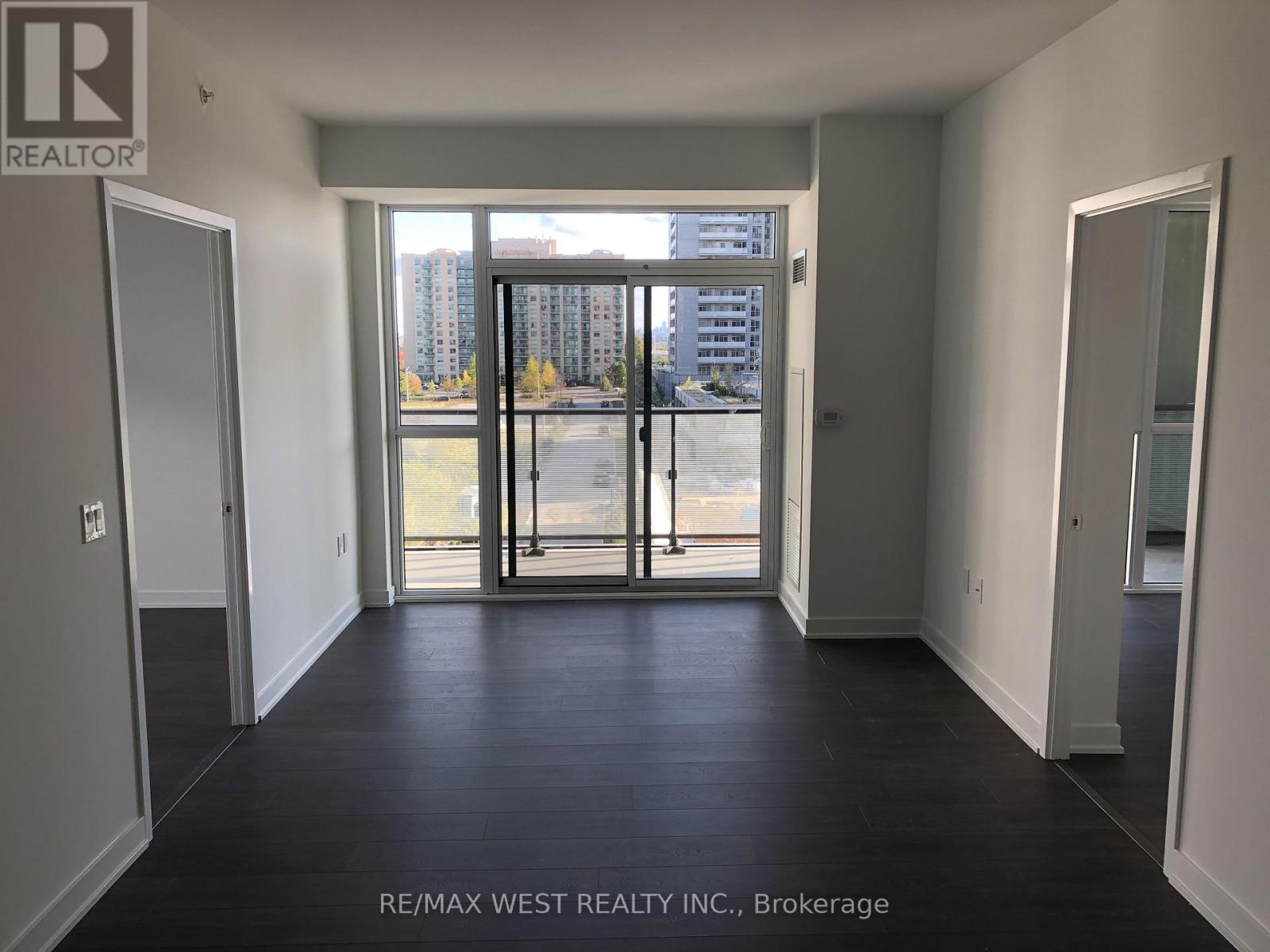 Source URL: https://ddfcdn.realtor.ca/listing/TS639112453035500000/reb82/highres/6/n12970346_1.jpg