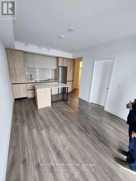 Source URL: https://ddfcdn.realtor.ca/listing/TS639112453053270000/reb82/highres/4/n12970494_3.jpg
