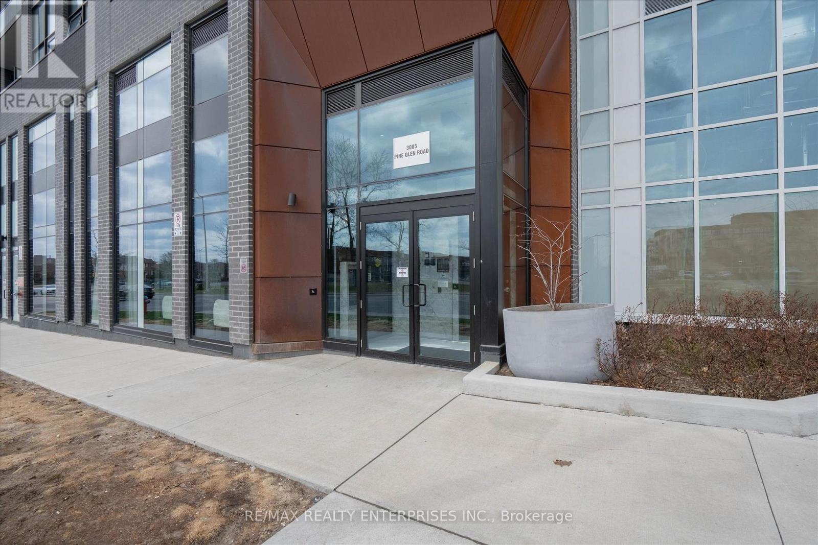 Source URL: https://ddfcdn.realtor.ca/listing/TS639112456207270000/reb82/highres/2/w12970542_2.jpg