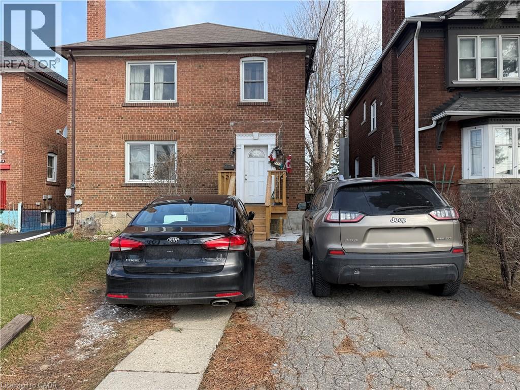 Source URL: https://ddfcdn.realtor.ca/listing/TS639112458222500000/reb14/highres/6/40818306_1.jpg
