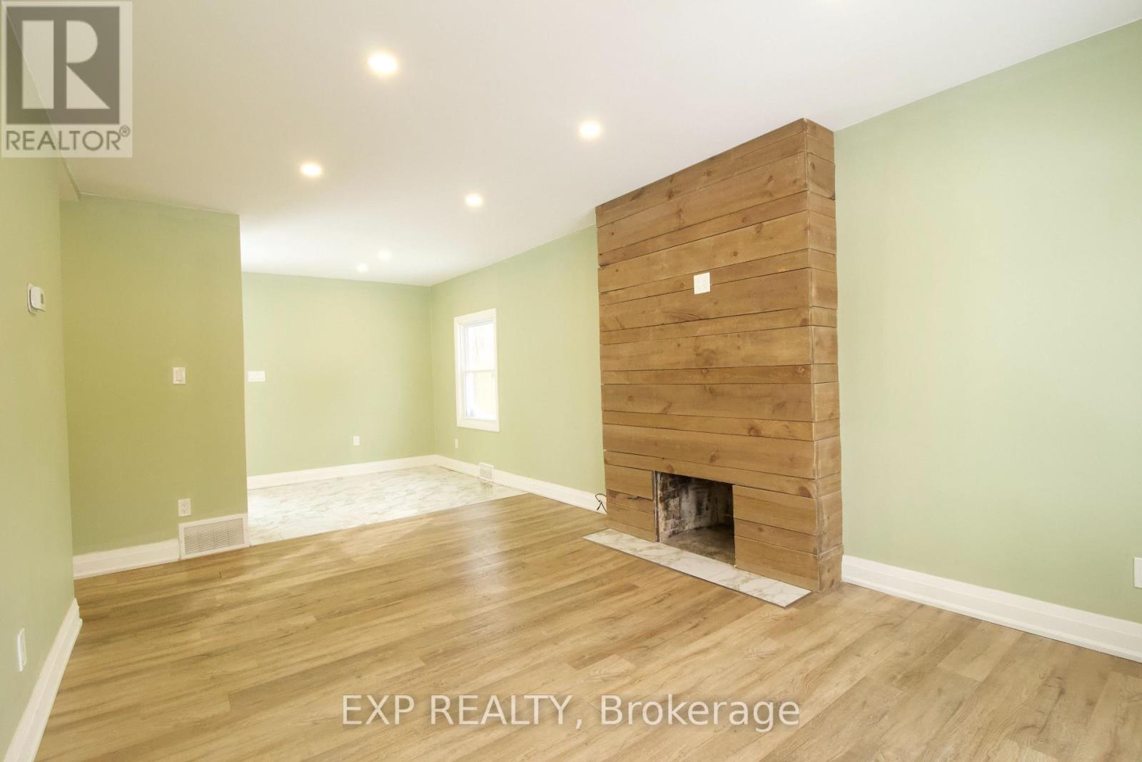 Source URL: https://ddfcdn.realtor.ca/listing/TS639112458329900000/reb82/highres/6/x12970436_2.jpg