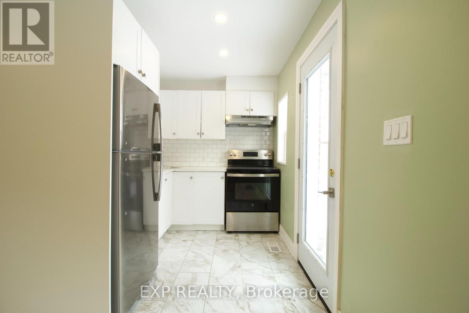 Source URL: https://ddfcdn.realtor.ca/listing/TS639112458329900000/reb82/highres/6/x12970436_6.jpg