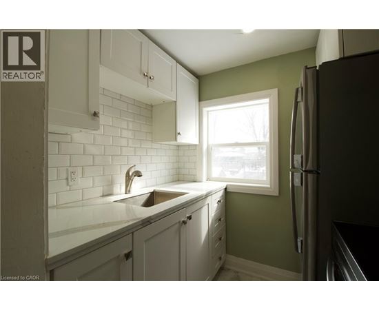 Source URL: https://ddfcdn.realtor.ca/listing/TS639112464719970000/reb14/highres/8/40818458_8.jpg