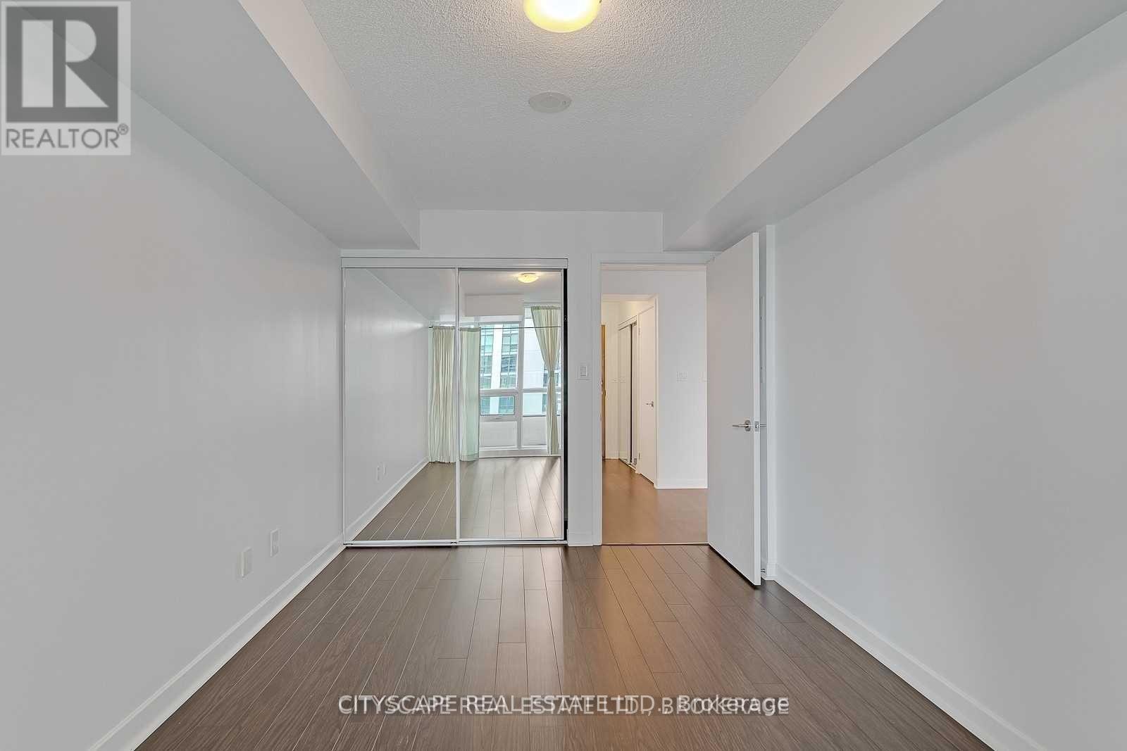 Source URL: https://ddfcdn.realtor.ca/listing/TS639112467178500000/reb82/highres/4/c12970704_13.jpg