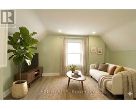 Source URL: https://ddfcdn.realtor.ca/listing/TS639112474218130000/reb82/highres/2/x12970782_1.jpg