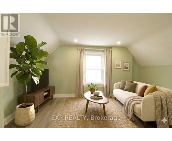 Source URL: https://ddfcdn.realtor.ca/listing/TS639112474218130000/reb82/highres/2/x12970782_1.jpg