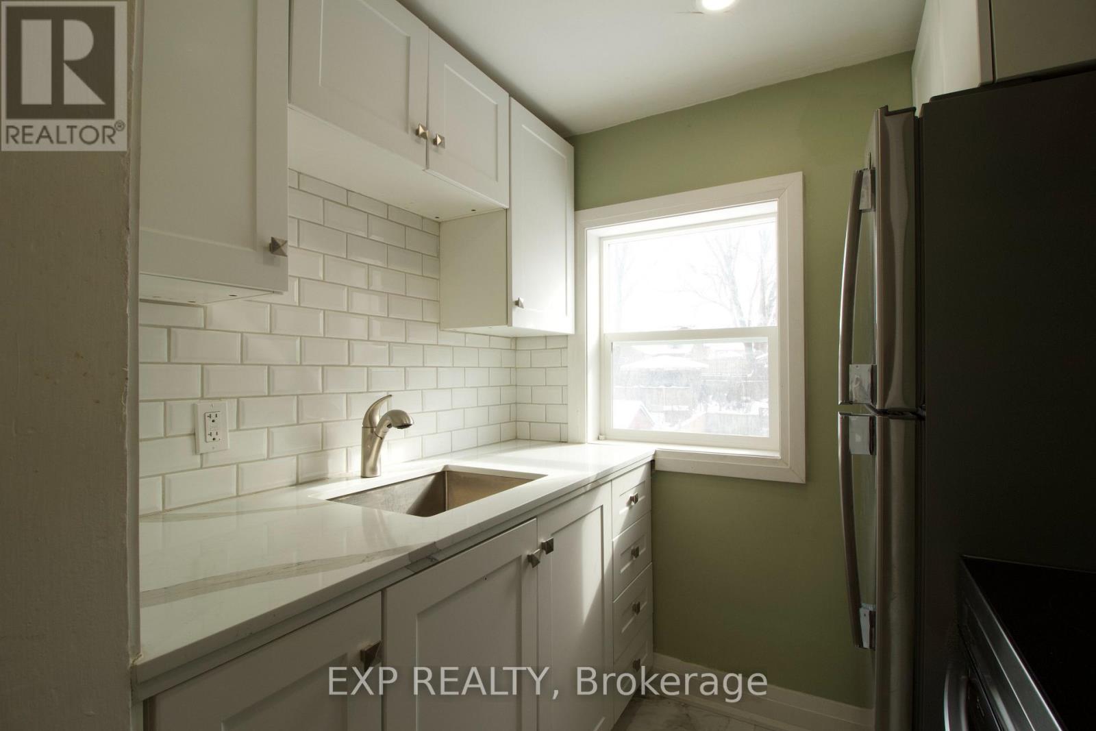 Source URL: https://ddfcdn.realtor.ca/listing/TS639112474218130000/reb82/highres/2/x12970782_8.jpg