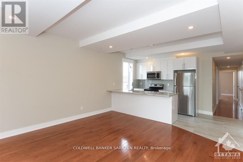Source URL: https://ddfcdn.realtor.ca/listing/TS639112479796370000/reb76/highres/6/x12971086_3.jpg