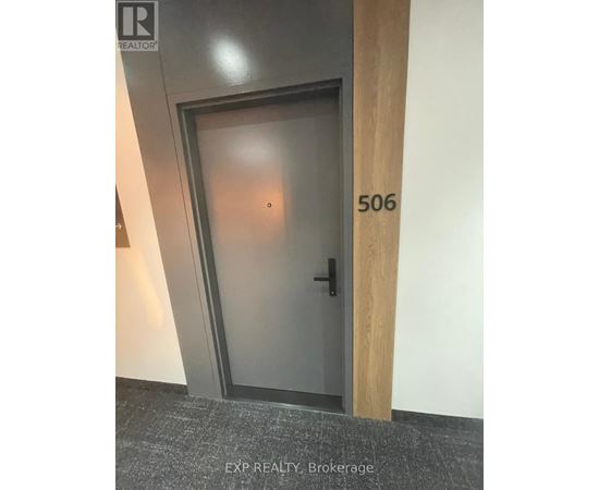 Source URL: https://ddfcdn.realtor.ca/listing/TS639112479798130000/reb76/highres/0/x12971100_1.jpg