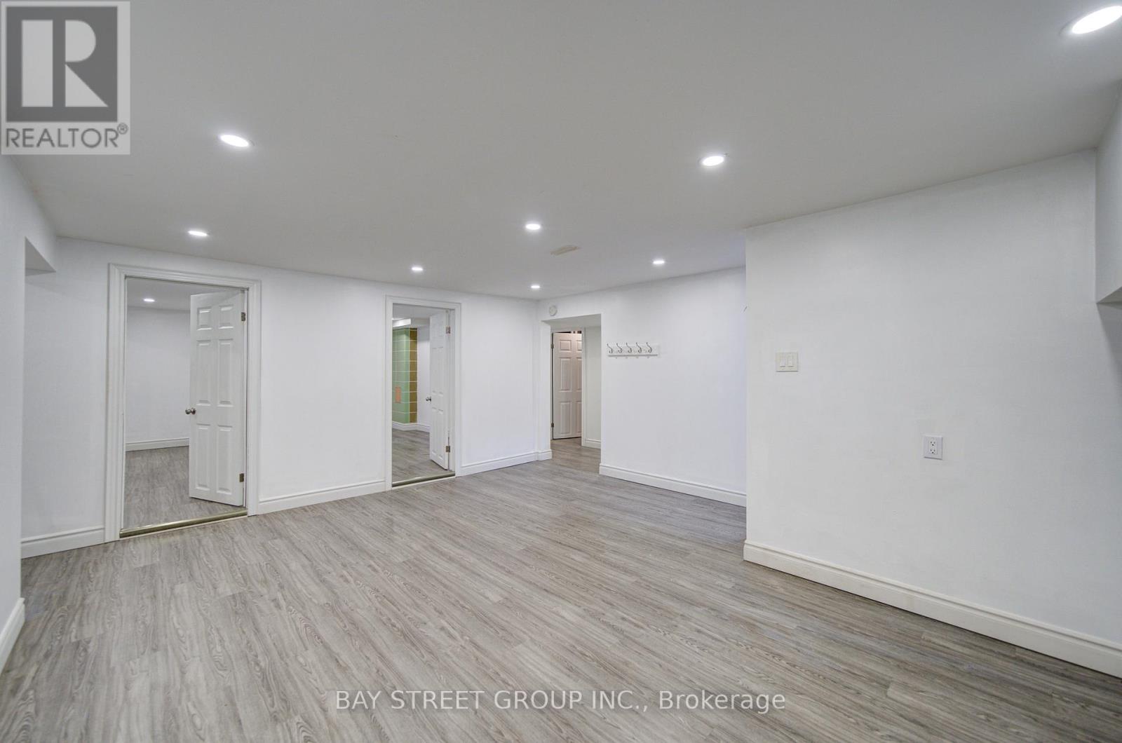 Source URL: https://ddfcdn.realtor.ca/listing/TS639112481396930000/reb114/highres/0/x12971010_16.jpg