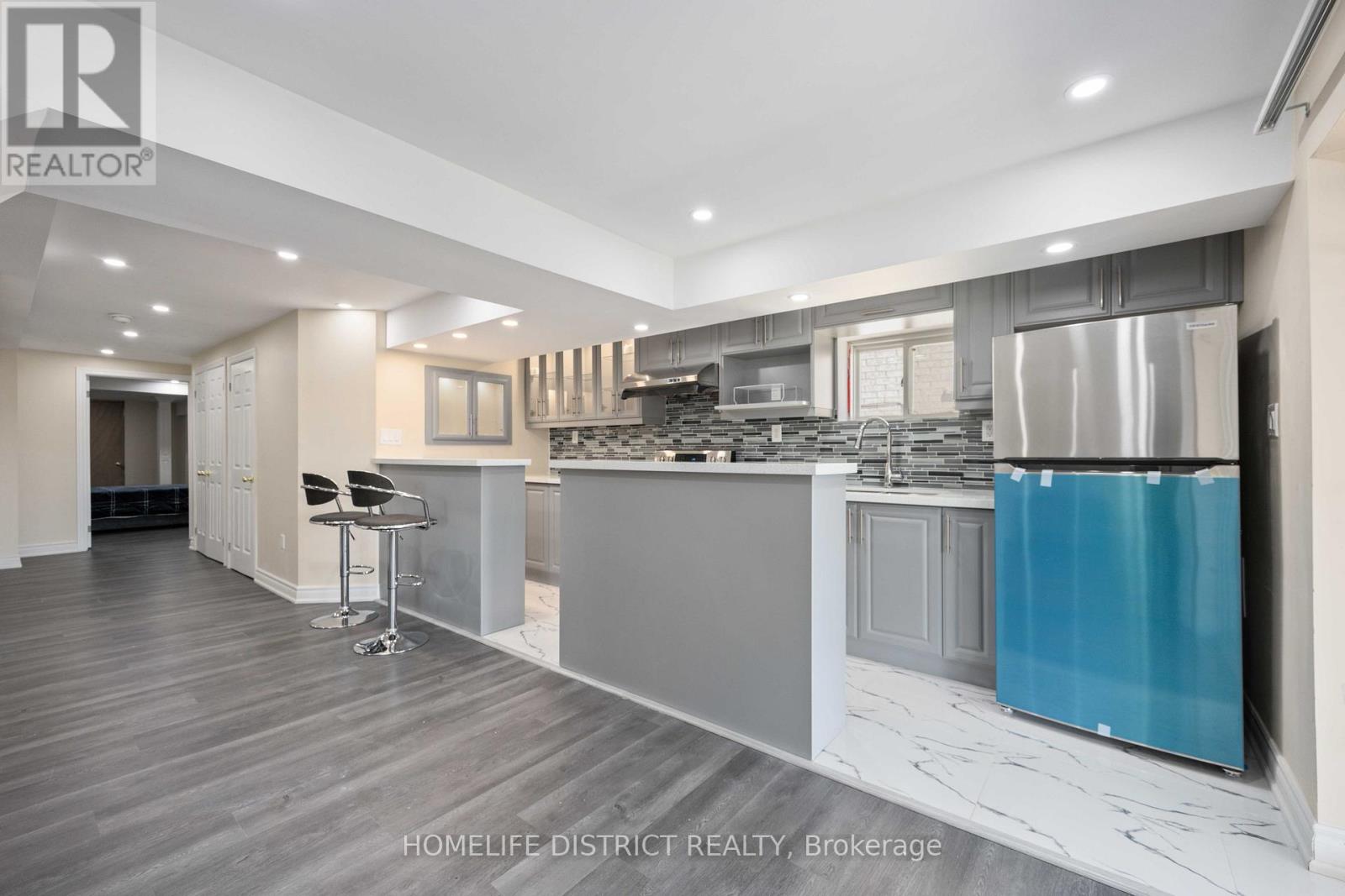 Source URL: https://ddfcdn.realtor.ca/listing/TS639112485347330000/reb82/highres/0/e12971110_13.jpg