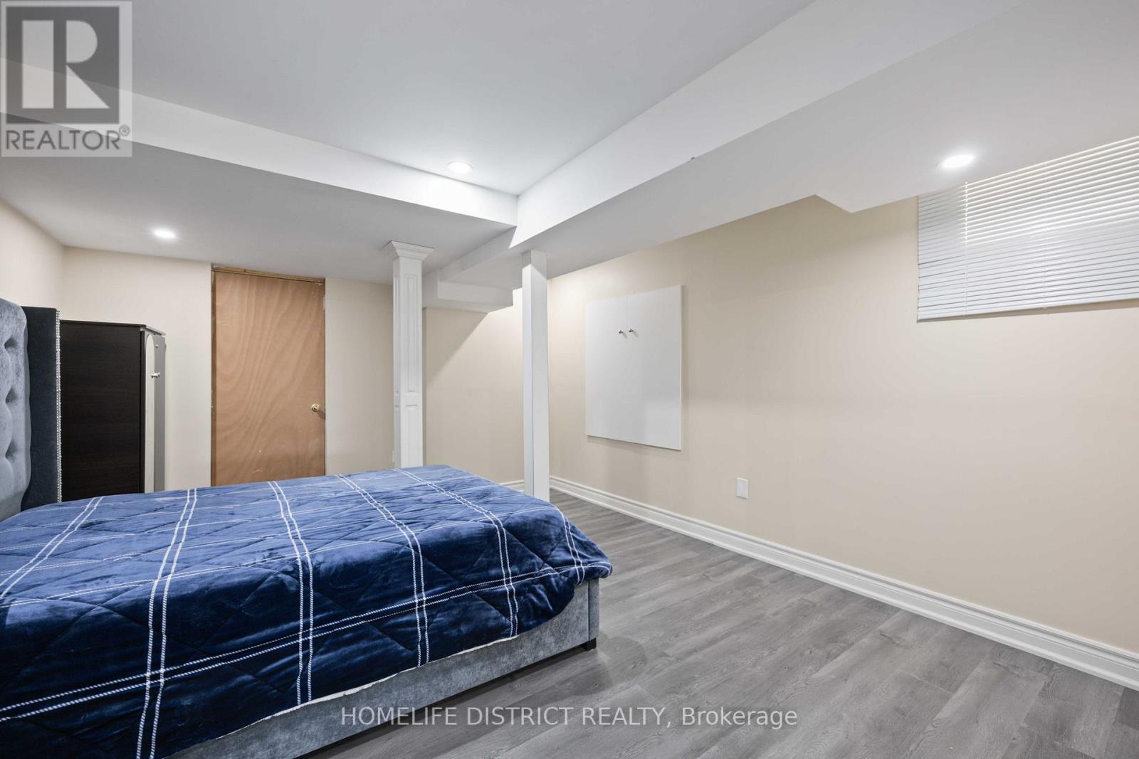 Source URL: https://ddfcdn.realtor.ca/listing/TS639112485347330000/reb82/highres/0/e12971110_18.jpg