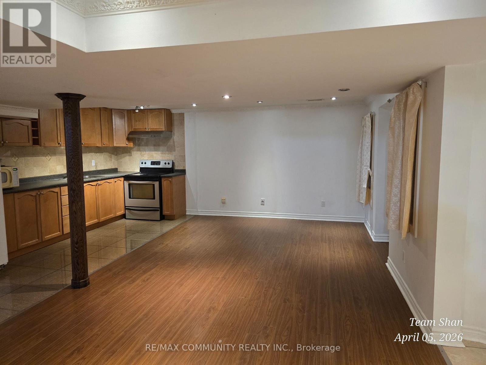 Source URL: https://ddfcdn.realtor.ca/listing/TS639112486675570000/reb82/highres/8/n12970858_5.jpg