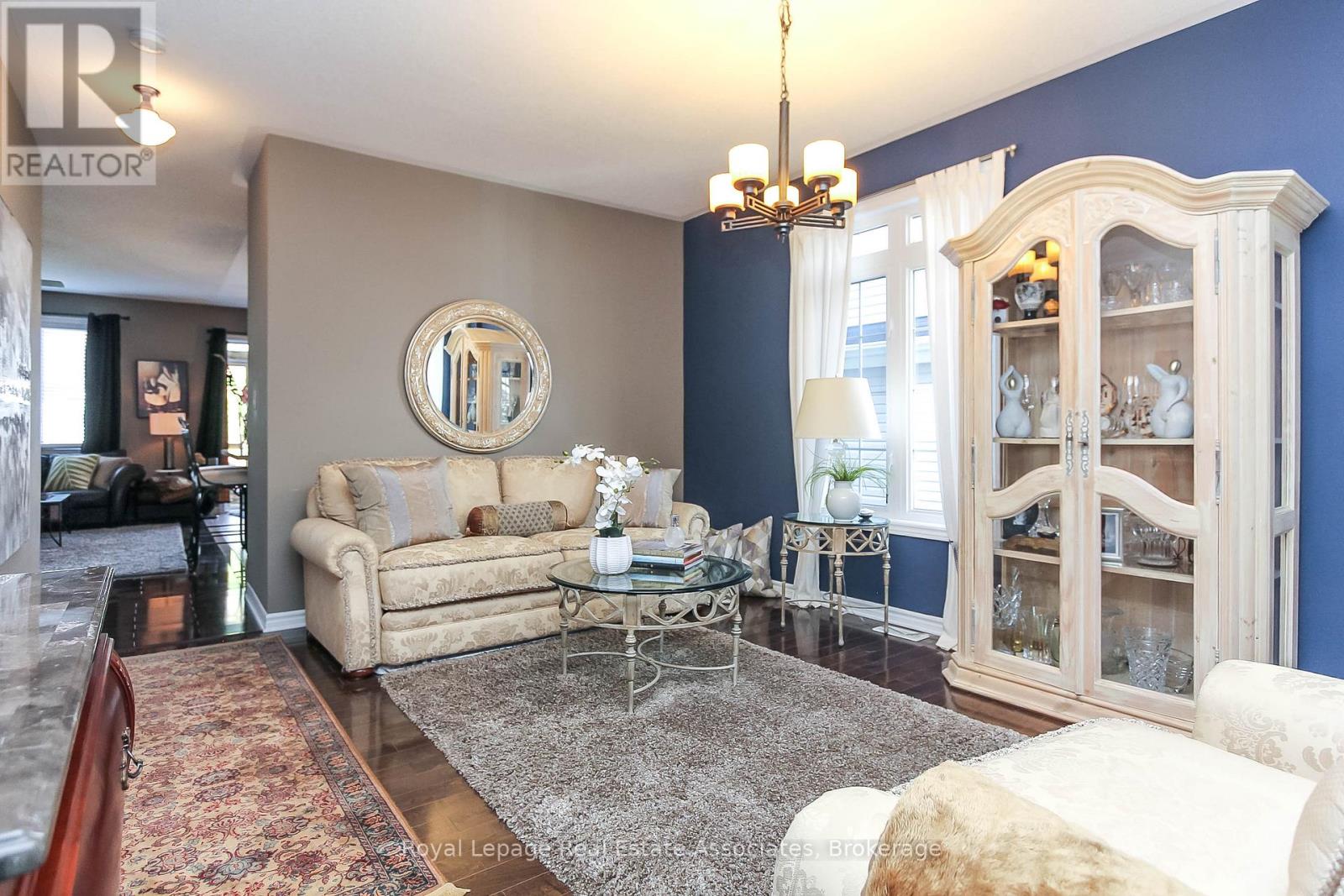 Source URL: https://ddfcdn.realtor.ca/listing/TS639112487196400000/reb82/highres/0/s12970960_4.jpg