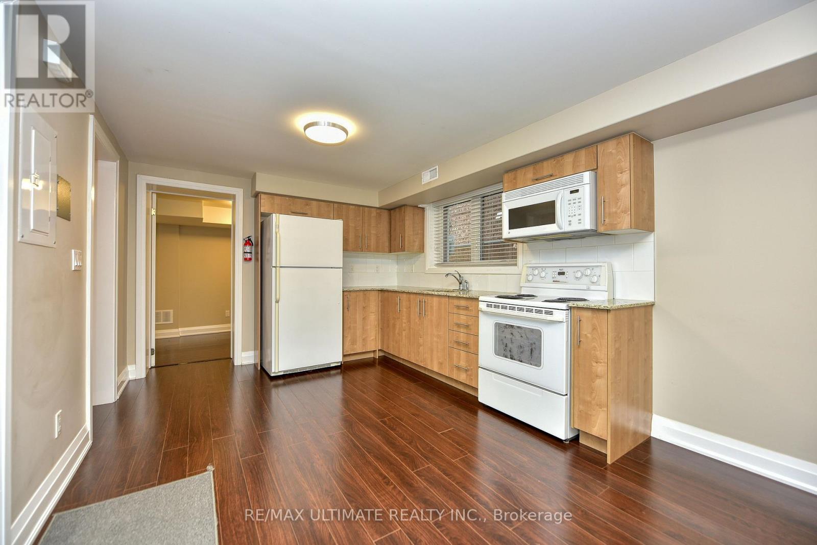 Source URL: https://ddfcdn.realtor.ca/listing/TS639112489596500000/reb82/highres/8/w12971038_3.jpg