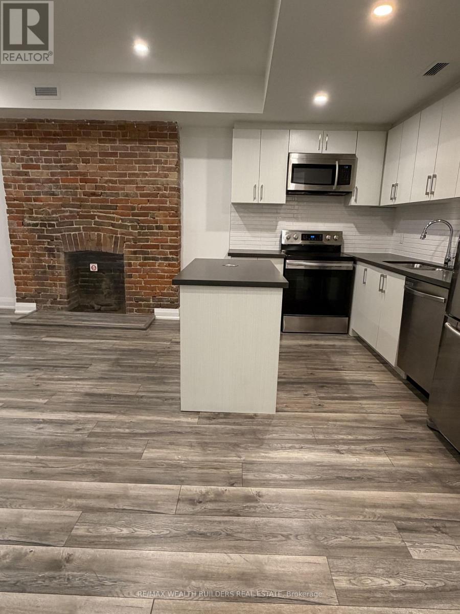 Source URL: https://ddfcdn.realtor.ca/listing/TS639112504671630000/reb82/highres/0/c12971380_10.jpg