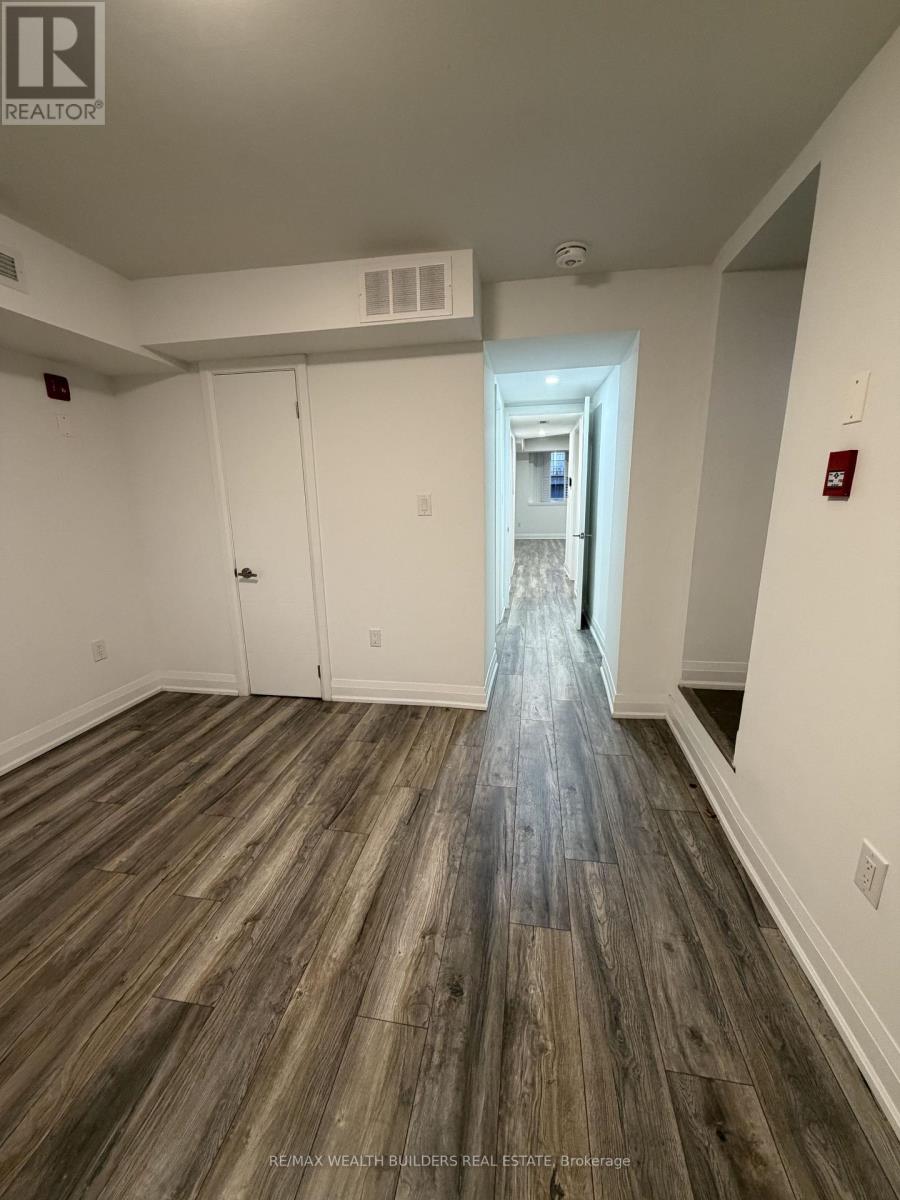 Source URL: https://ddfcdn.realtor.ca/listing/TS639112504671630000/reb82/highres/0/c12971380_3.jpg