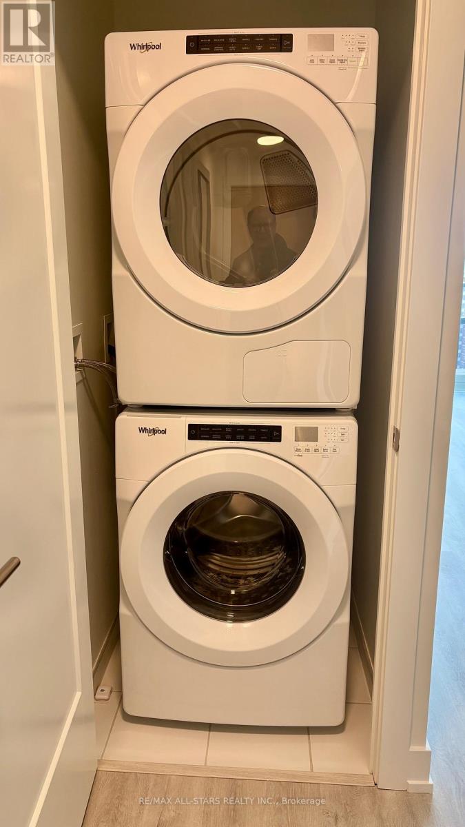 Source URL: https://ddfcdn.realtor.ca/listing/TS639112510607130000/reb82/highres/0/w12971280_14.jpg
