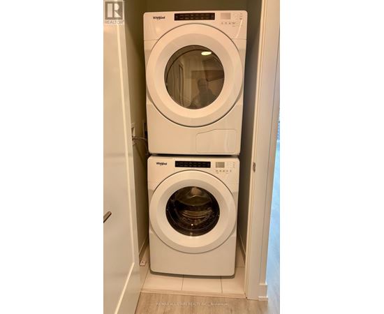 Source URL: https://ddfcdn.realtor.ca/listing/TS639112510607130000/reb82/highres/0/w12971280_14.jpg