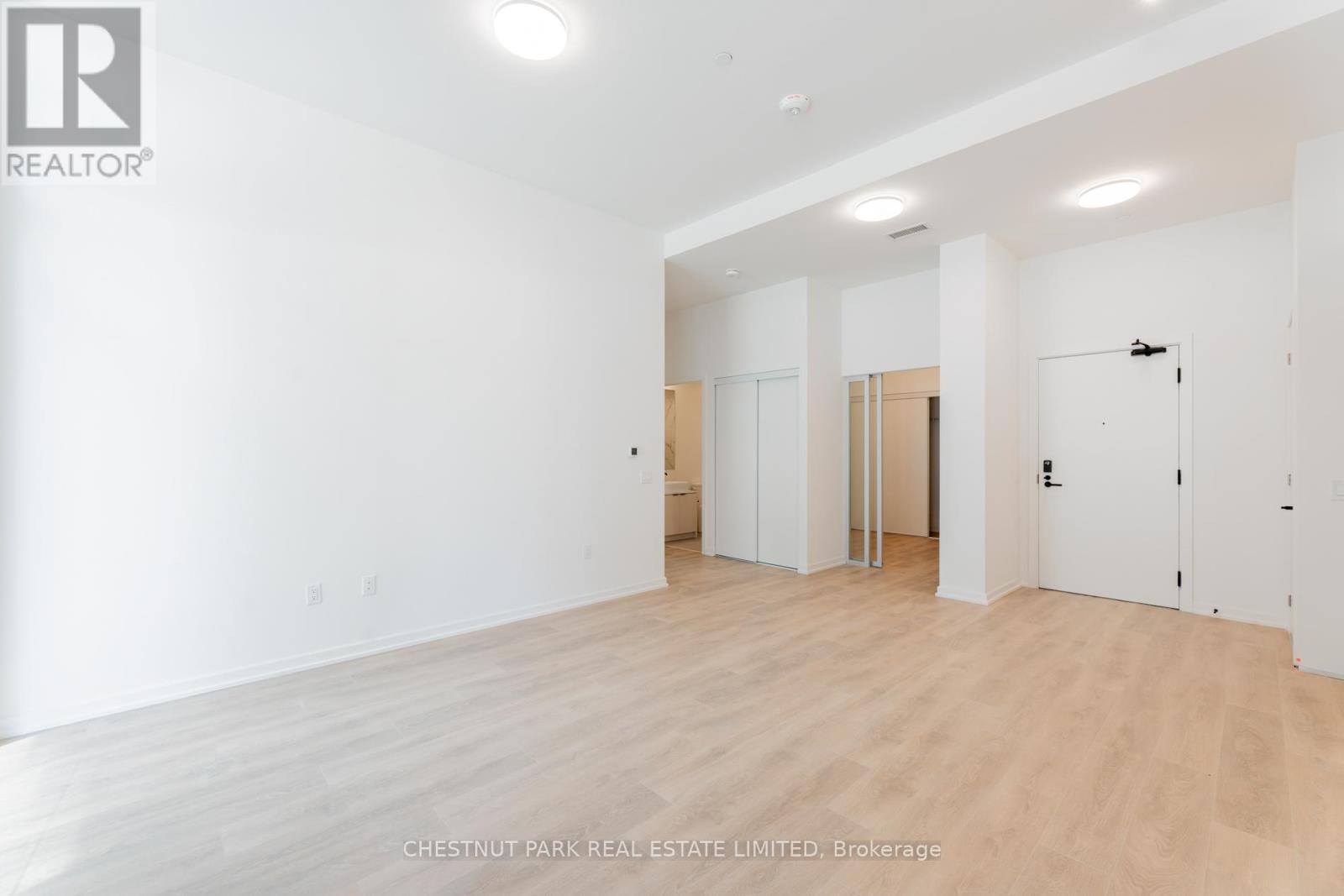 Source URL: https://ddfcdn.realtor.ca/listing/TS639112510654600000/reb82/highres/0/w12971420_20.jpg