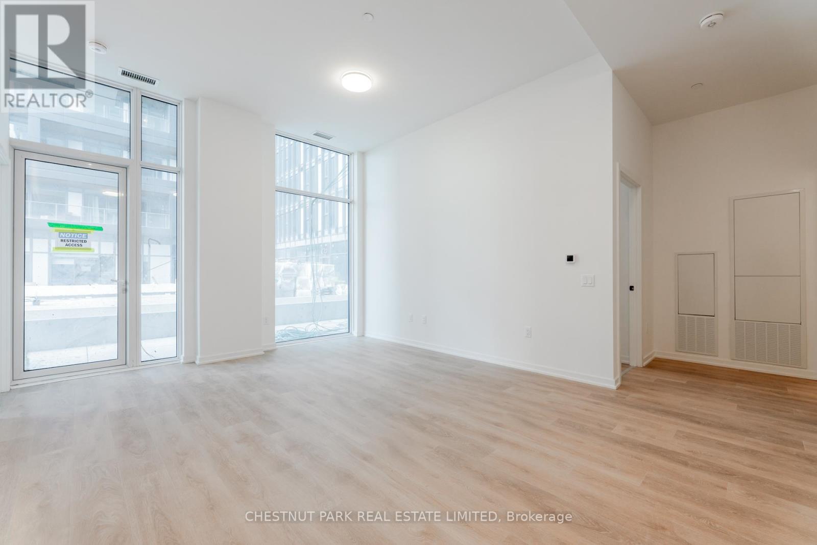 Source URL: https://ddfcdn.realtor.ca/listing/TS639112510654600000/reb82/highres/0/w12971420_4.jpg