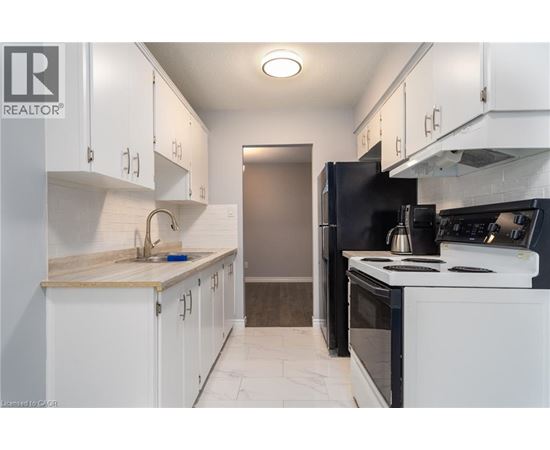 Source URL: https://ddfcdn.realtor.ca/listing/TS639112512023600000/reb14/highres/2/40818182_5.jpg