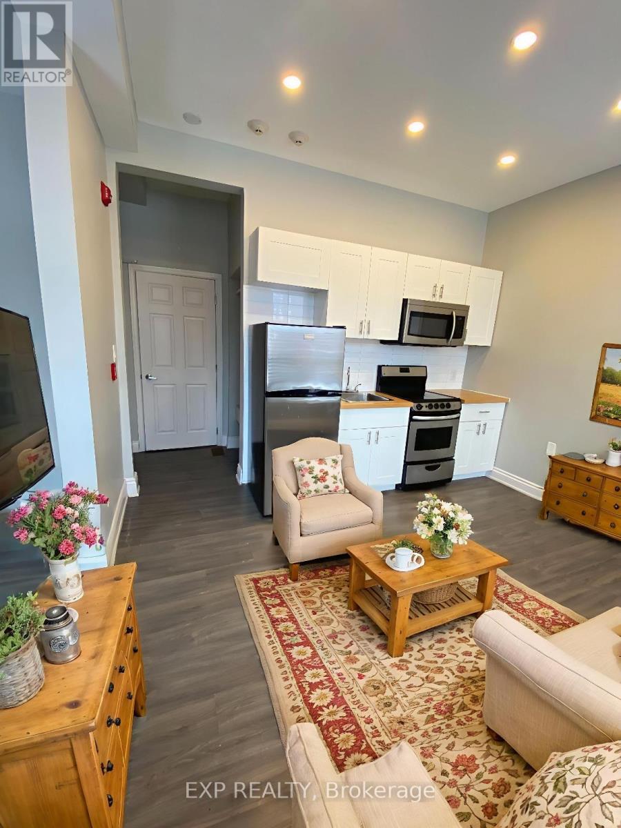 Source URL: https://ddfcdn.realtor.ca/listing/TS639112512854300000/reb82/highres/2/x12971302_1.jpg