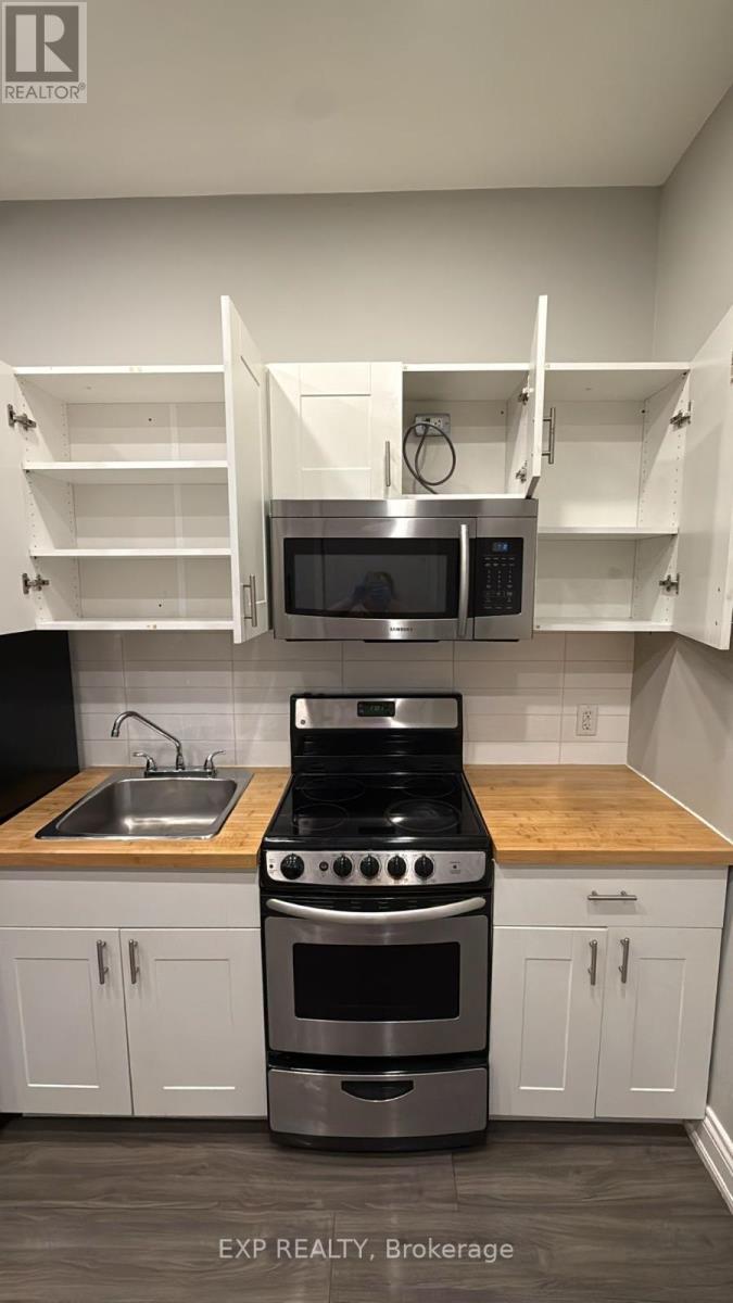 Source URL: https://ddfcdn.realtor.ca/listing/TS639112512854300000/reb82/highres/2/x12971302_3.jpg
