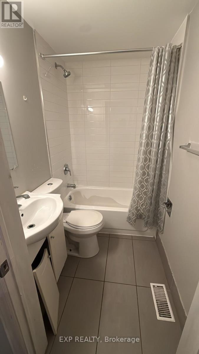 Source URL: https://ddfcdn.realtor.ca/listing/TS639112512854300000/reb82/highres/2/x12971302_4.jpg